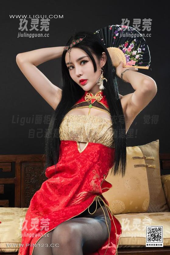 Ligui丽柜 - 看到蒙蒙的皮衣写真，觉得自己还是在寒冷的某个角落里！