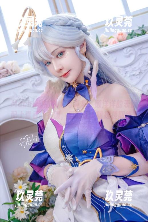Machi马吉的JK写真集：懒洋洋的表情配上青春的衣服，原图让人暗搓搓期待...