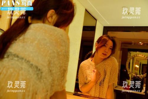 PANS写真 - Kiki的套装合集——一堆吸引眼球的衣服，能不能换个背景呀！