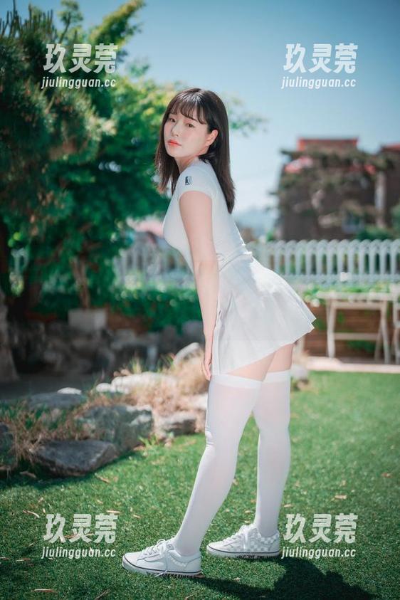 看着Pia(피아)的女孩美图，真有种想把整个房间都装饰成壁纸的冲动，哈哈！