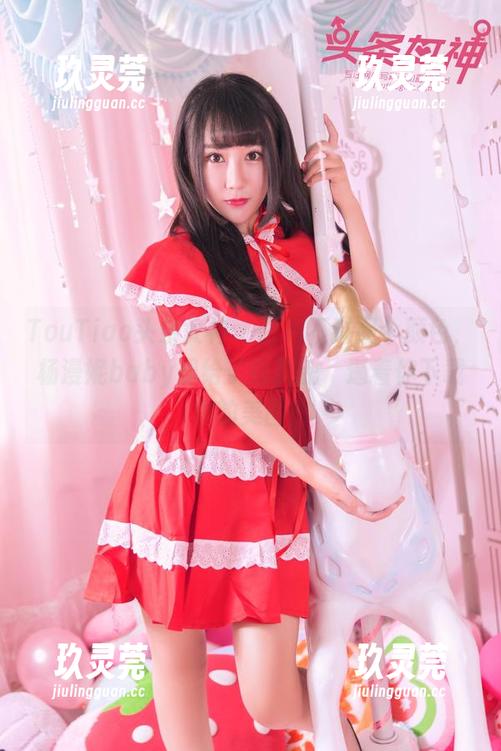 TouTiao头条女神-杨漫妮baby TouTiao头条女神 - 白色不过是个颜色,杨漫妮baby却给了它灵魂,逼着你下载她的美图!