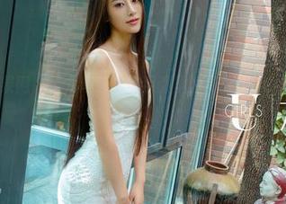 UGirls尤果网 - 看尤娜娜在水手服里的那份认真，图包值得一看啊