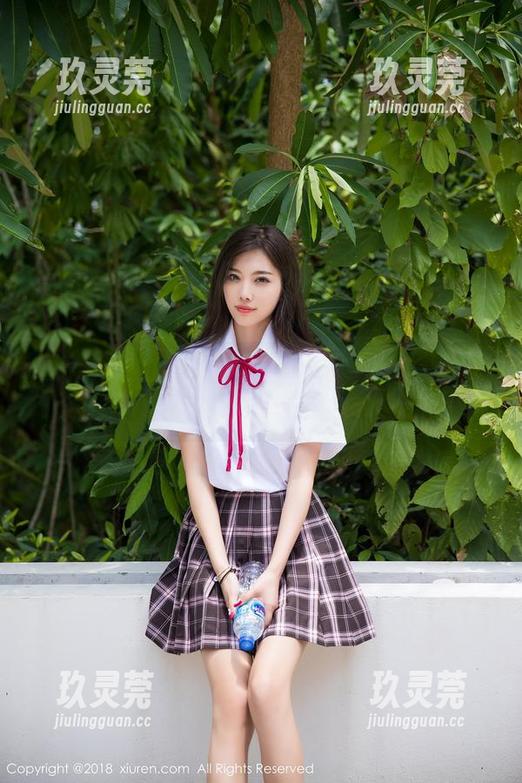 Xiuren秀人网-Elise谭晓彤 Xiuren秀人网 - Elise谭晓彤的修女写真,明暗之中总让我心底一震。