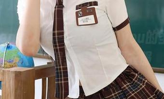 Xiuren秀人网 - youOvOyou的圣诞写真：冷得我想带上厚衣服