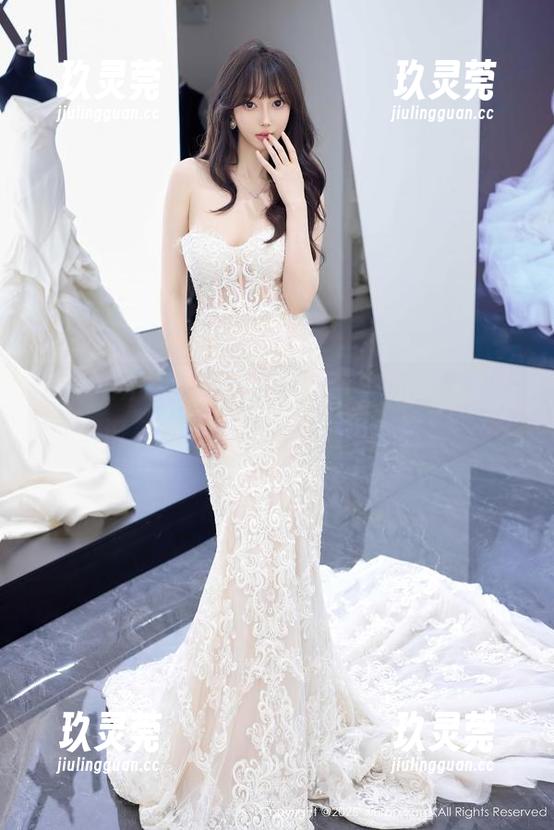 Xiuren秀人网-凯竹Quinn Xiuren秀人网 - 进击的凯竹Quinn,圣诞美图包里的色彩好中意哦!