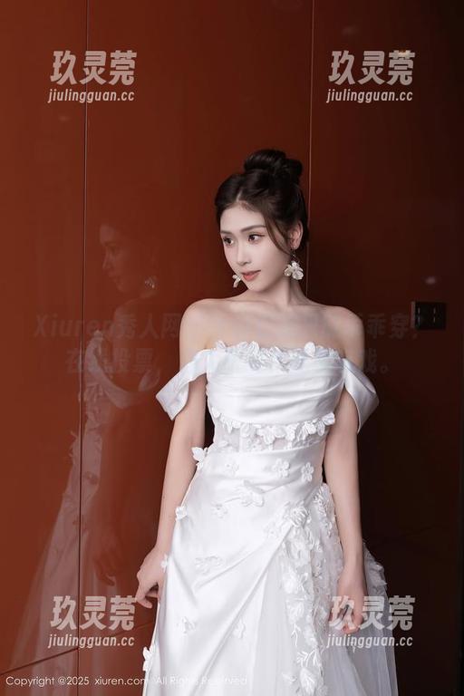 Xiuren秀人网-周大萌 Xiuren秀人网 - 谁说校服只能乖乖穿?在线投票,周大萌的作品最有戏。