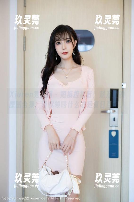 Xiuren秀人网 - 短裤控福音！赵万灵的原图合集，带你领略什么才是夏日百搭。