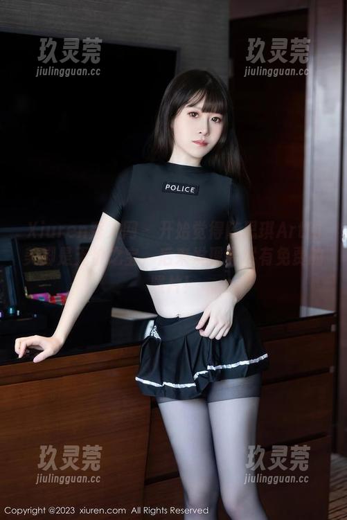 Xiuren秀人网-陈思琪Art Xiuren秀人网 - 开始觉得陈思琪Art的美脚是无价之宝,后来发现竟然有免费的照片!