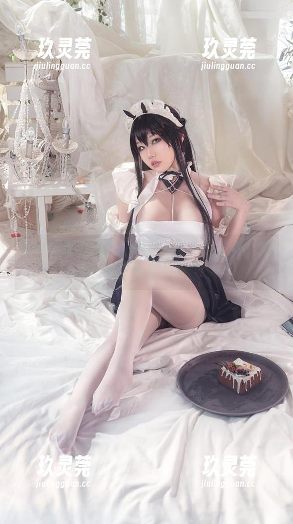 七七娜娜子海边图包，像是随意抓拍，却又整得挺好！