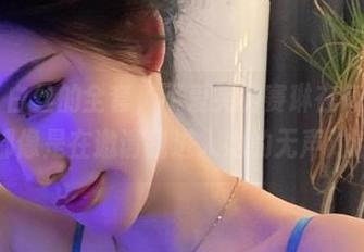 微密圈 - 白丝的全套，不爱笑的赛琳在每一幅画面里都像是在邀请我进入她的无声对话。
