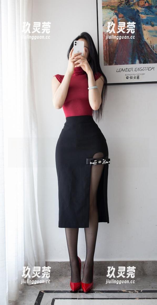 你文茜 微密圈 - 这组写真里,你文茜泳衣的选择难道是故意要引起绯闻吗?