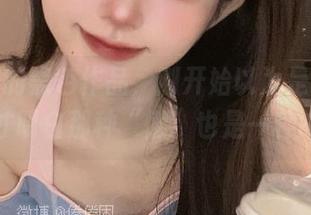 倦倦喵的黑色作品，刚开始以为是看错，后来才明白那种“懒”也是一种态度。