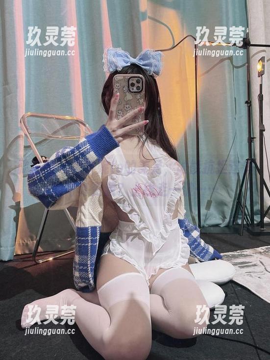 微密圈 - 兔宝妮to的美足，谁能抗拒这样的写真资源？上线走一波……