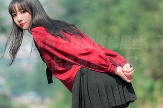兔玩映画给你最火辣的楼梯黑丝，下载这个作品集观赏一下呗