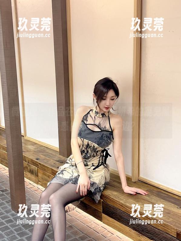 微密圈 - 作品在线上架，周妍希的魔鬼黑和诱惑白，你选哪一边？