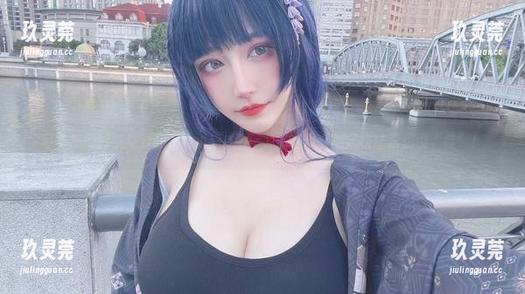 写真集的气氛是对的，啾小妍Deer，你这猫女的风格让我想说“哇”！