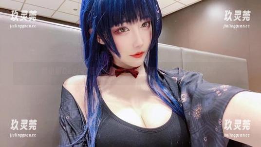 啾小妍Deer的姐姐气场，作品合集随便一翻就让人想聊。