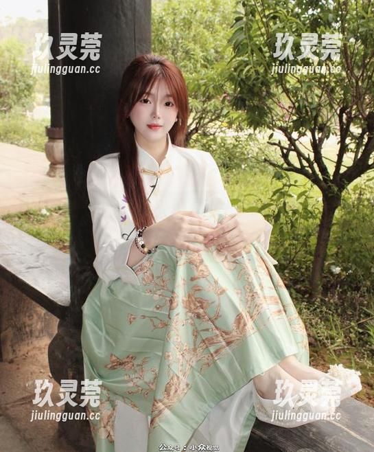小众视觉-灵灵 小众视觉 - 免费来瞧灵灵的豹纹图集,反正是小众的年轻气息。