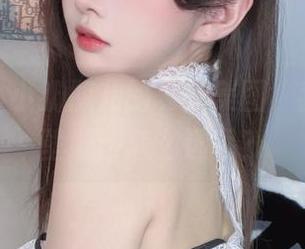 啊，这小小奶瓶儿的夏天美图，我的天，壁纸该怎么选呢？