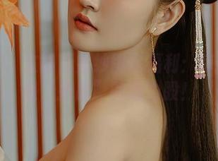 尤蜜荟 - 文静儿婚纱图包福利：每一张都是“捧腹”的潜力股！