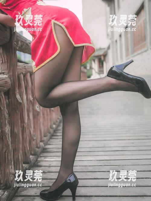 巧克力小圆面包的无圣光写真：入职培训,就是为了让你学习如何摆pose！