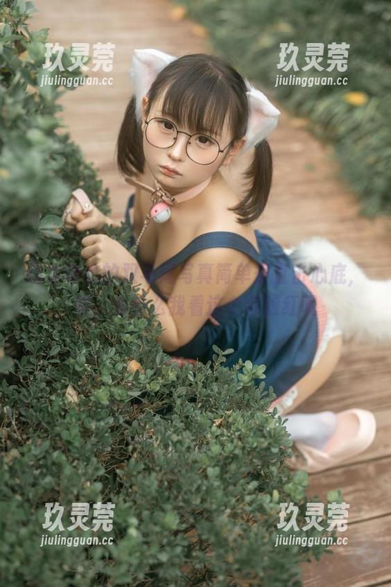 幼水铃衣的双马尾写真简单却直击心底，唉，为什么我看这个会脸红呢