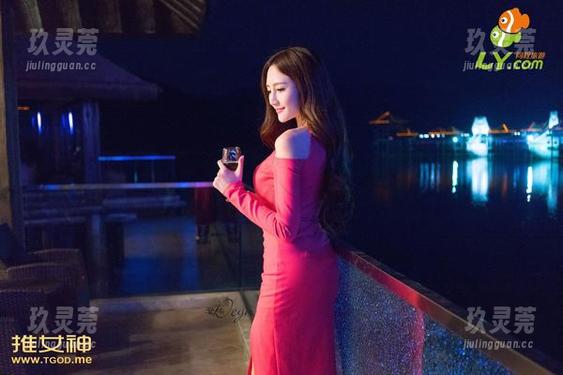 推女神-谭晓彤 推女神 - 哇,最新谭晓彤短裙套图,在诡异的秋天提振精神的绝佳选择。