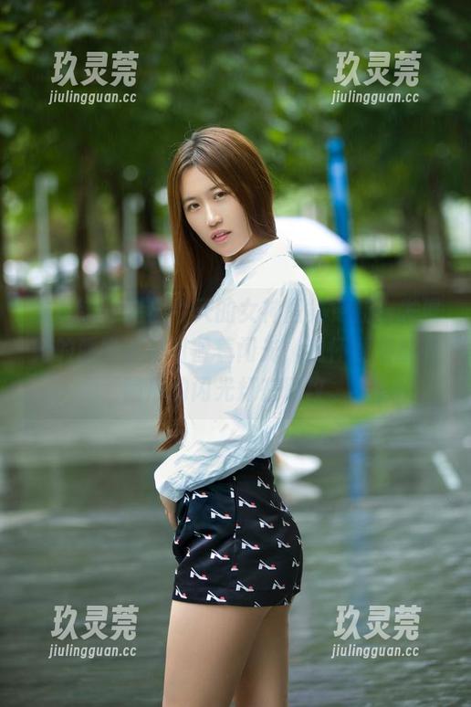 推女郎-星辰 推女郎 - 星辰今天的女神图集更新,发现她的眼睛时不时冒着闪光,我怀疑有没有隐形的闪光灯在助攻。