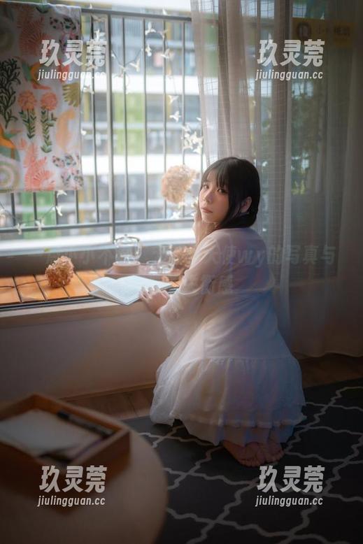 一点小小不满：无颜小天使wy的写真与套装的失衡感