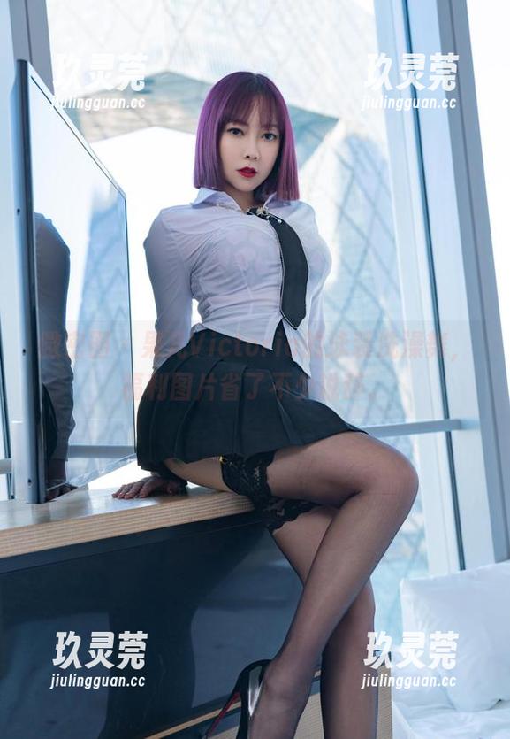 微密圈 - 果儿Victoria的泳装洗澡舞，福利图片省了不少说辞。