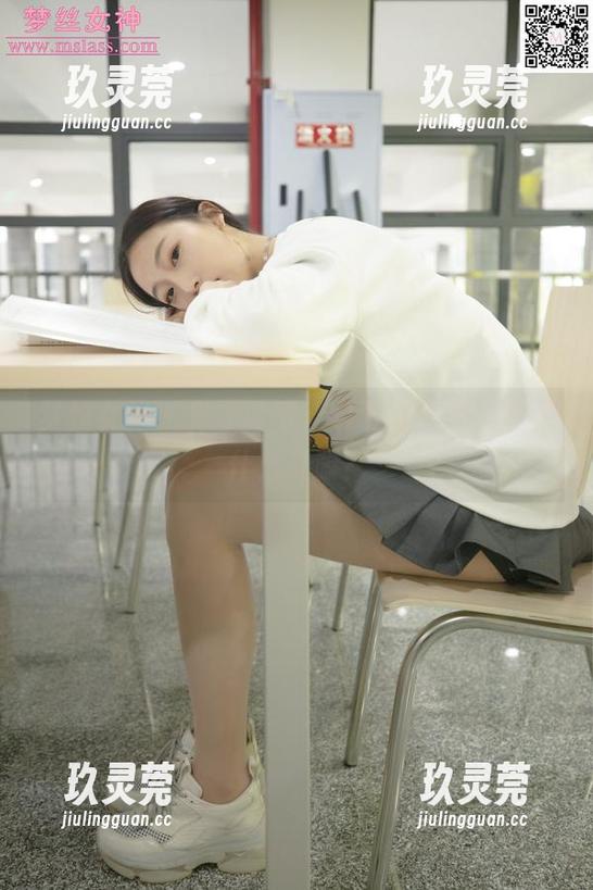 梦丝女神 - 鬼才诗敏，靴下的美图里藏着什么资源？