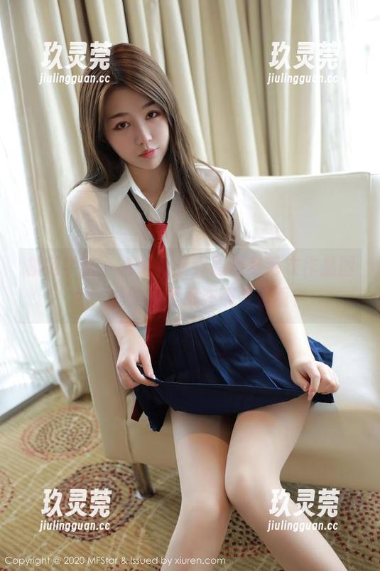 模范学院 - Abby王乔恩现身毛衣作品图包，她的温柔藏在哪件里面？