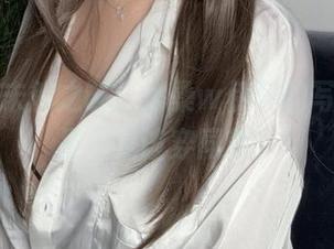 白衬衫未解之谜：洛桑w伊梓的写真，我是不是该穿同款？