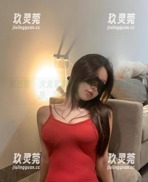 火龙果羊 微密圈 - 火龙果羊和她的眼镜:资源超切换,精彩照相机里自寻