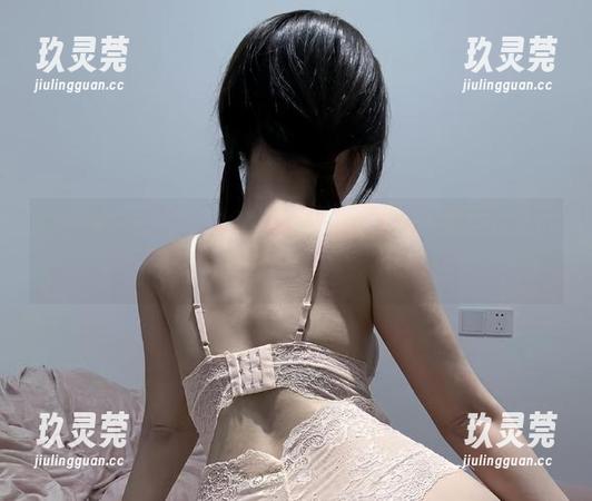 火龙果羊 微密圈 - 躲在火龙果羊的影子里,来一组自定义的少女写真,谁能说内心不激荡?