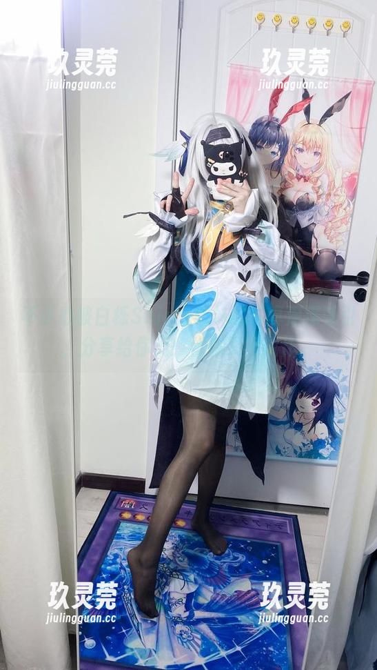 不小心被白栎Shirly学妹的写真深深吸引，分享给你们！优雅又不做作。