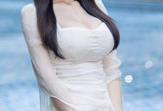 秀人网 - 吃白菜的vi菜菜的照片：这一斜靠的姿势，白裙怎么就这么吸引眼球？