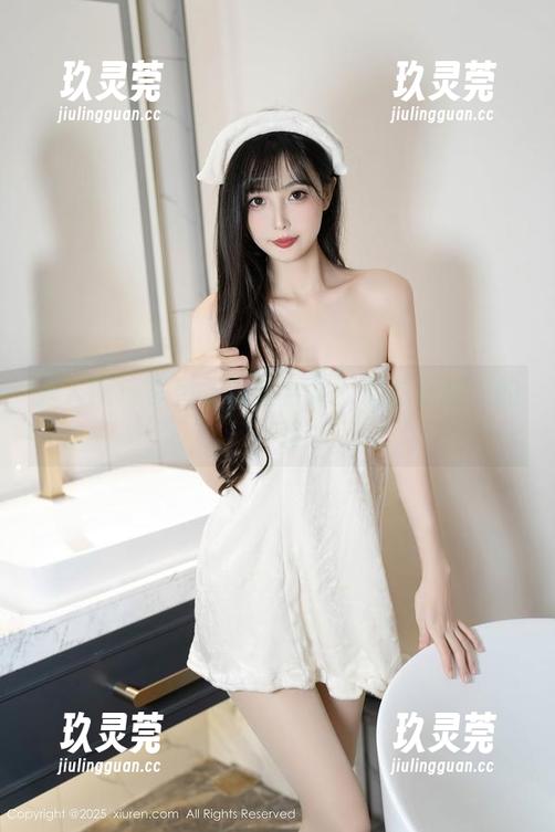 秀人网-多香子 秀人网 - 多香子灰丝合集:低调却撩人的一瞥