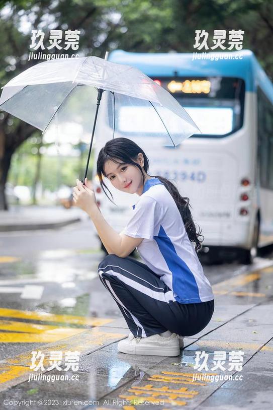 秀人网 - 妮儿Bluelabel护士的图包精选：要是能带她回家，连头疼都不会再犯！