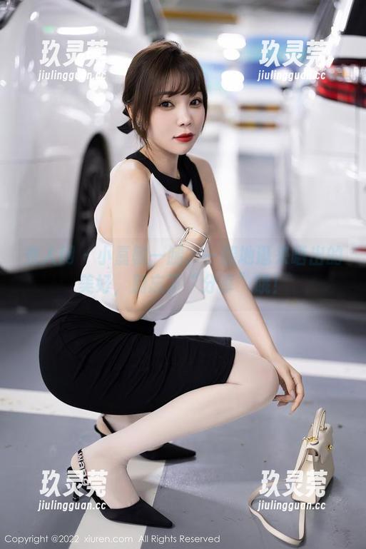 秀人网-小嘉敏 秀人网 - 小嘉敏一腿、一腿地逛来晒出的美好,别忘了“分享”哦!