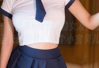 秀人网 - 小薯条nienie的女友：原图带着无圣光的腼腆，像个小宝贝儿。