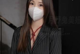 秀人网 - 私房写真里，月野兔美妞试图驾驭肉丝，结果却是...