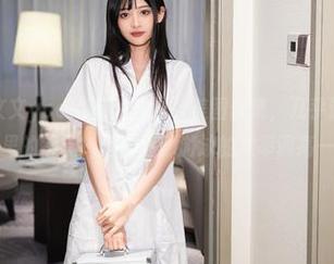 秀人网 - 林文文yooki和她的泳衣美图合集，几乎让我忘了锁在深海里的怨念，想把我那游泳的频率调高一档！