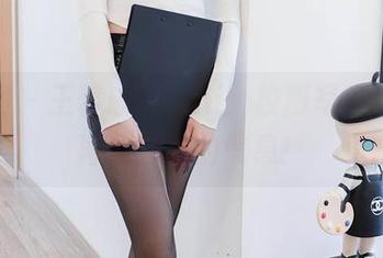 秀人网 - 王馨瑶Yanni：校服写真集，不再是书本的气息！