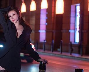 秀人网 - 程开心遇到礼服，一个不小心我都被美图闪到了。