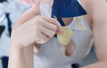 如此小心翼翼的厨娘——纸悦Etsu_ko合集里的背影