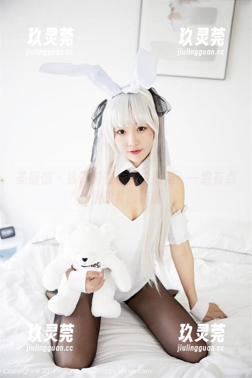 美媛馆-徐子琦 美媛馆 - 徐子琦在校服中游走:一组有点怪的套图作品