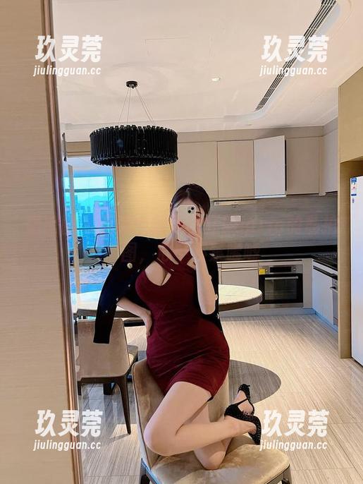 微密圈 - 无意中翻到脸红Dearie的私拍套图，心中不禁唏嘘