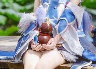 花柒Hana女仆套图——请问，茶水什么时候送到？