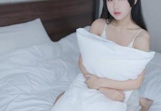 从新图看旧图，萌芽儿o0的林中少女，是微风中的曼妙身影，还是你心底那抹暗影？